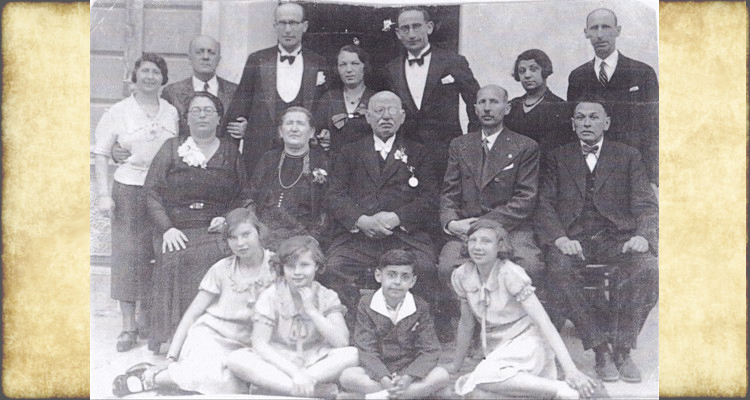 Extended Jellinek Family Group Photo I, 1933